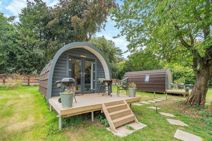 Glamping for 2 people, with garden in Leicestershire