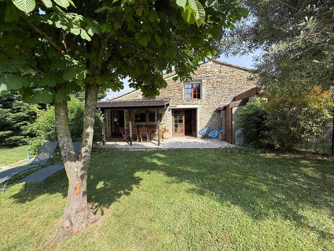 Appartement entier, Appartement « Gîte La Freydière » en pleine nature en Drôme Provençale in La Bégude-de-Mazenc, Région de nyons