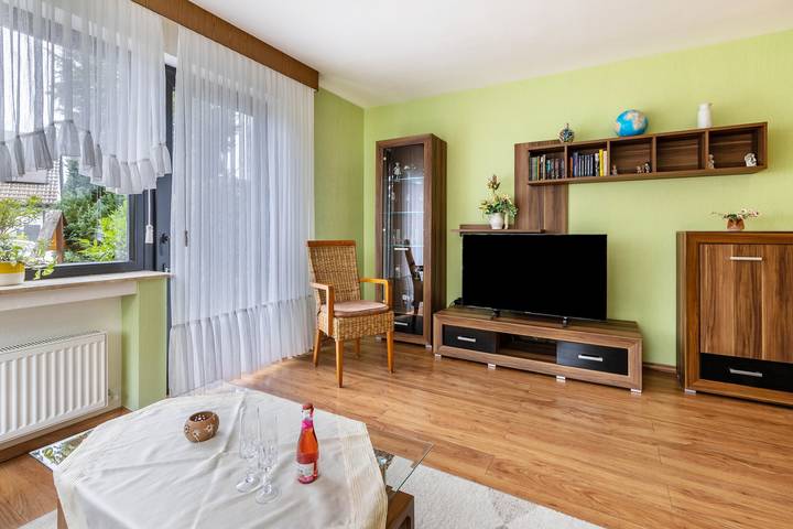 Appartement entier, Appartement 'Ferienwohnung Neuenrade' avec terrasse partagée, jardin partagé et Wi-Fi in Neuenrade, Arrondissement de la Mark