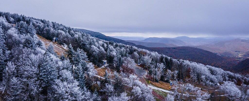 Ganze Wohnung, Sc 2209: Cozy Modern Ski Retreat | Fireplace & Easy Slope Access in Snowshoe, Greenbrier River