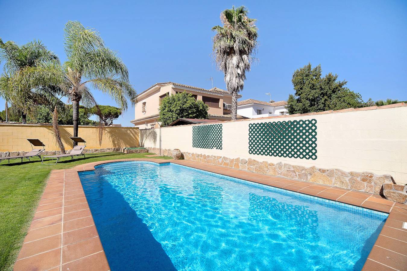 Ferienhaus 'Chalet mit Pool in La Barrosa' mit privatem Pool, privater Terrasse und Wlan in Playa La Barrosa, Chiclana de la Frontera