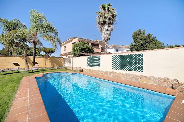 Holiday rental for 6 people, with garden, with pets in Chiclana de la Frontera