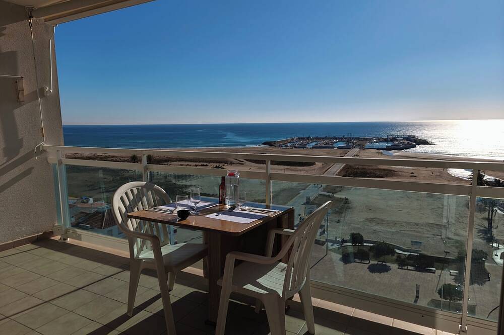 Apartamento entero, Apartamento frente al mar, con vista panorámicas. Centro. in Coma-ruga, Vendrell