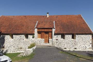 Gîte pour 5 personnes, avec jardin et vue à Champagnac