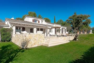 Cottage pour 8 personnes, avec jardin et terrasse à Opio