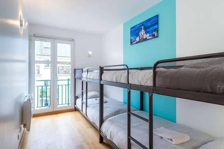 Gîte pour 8 personnes, avec balcon dans Gare Du Val D Europe - 2