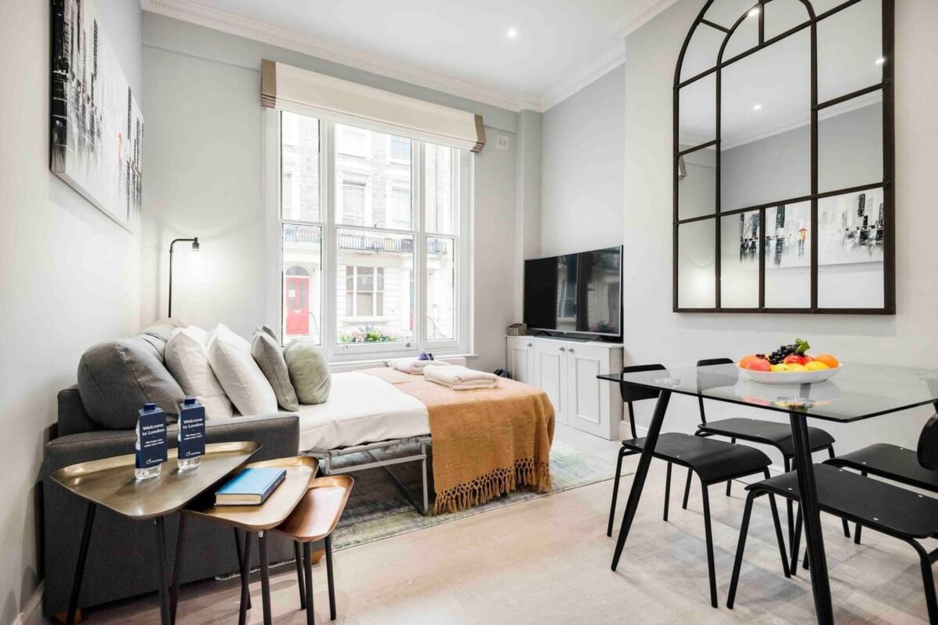 Entire apartment, Bright and Modern Bayswater Apartment in London, South East England