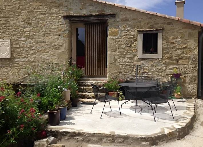 Gîte pour 4 personnes, avec piscine et terrasse à Comps (Rhône-Alpes)