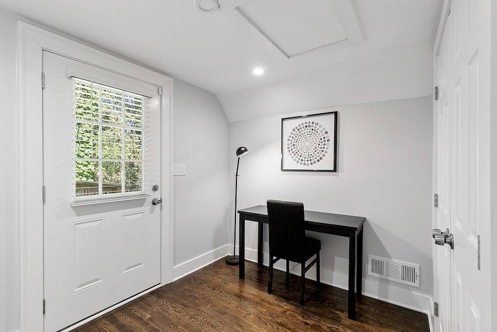 Minutes from Downtown-Modern Atlanta Craftsman Ultimate Get-Away Home in Atlanta, Fulton County