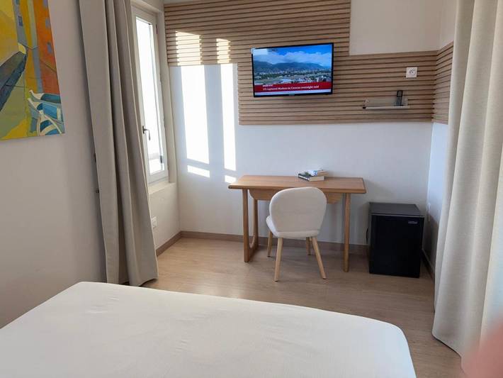 Hôtel pour 2 personnes, avec jardin ainsi que piscine et jacuzzi à Moustiers-Sainte-Marie - 3