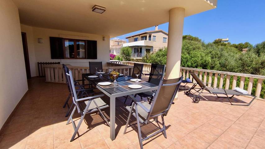 Location de vacances pour 6 personnes, avec vue ainsi que jardin et piscine à Porto Cristo - 4