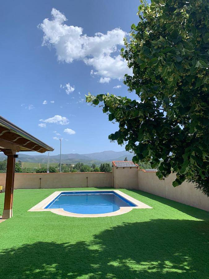 Casa rural para 5 personas, con Terraza y Jardín además de Piscina y Vistas en Compludo
