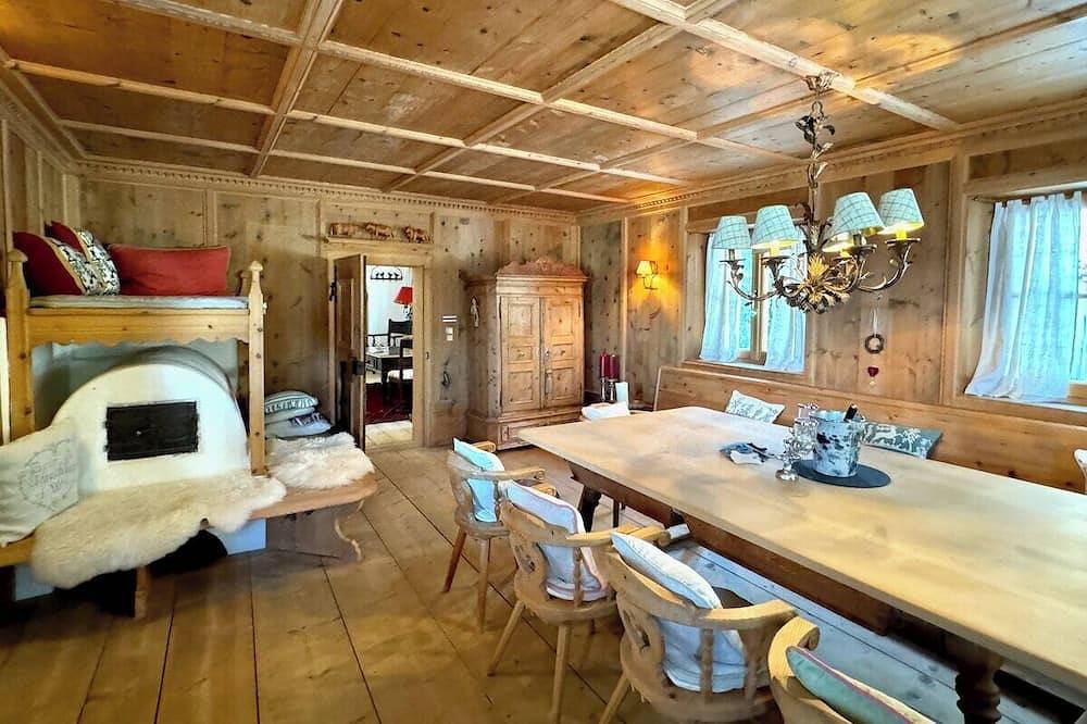 Charmantes Tiroler Penthouse in zauberhafter Lage bei Kitzbühel in Sankt Johann in Tirol, Kaisergebirge