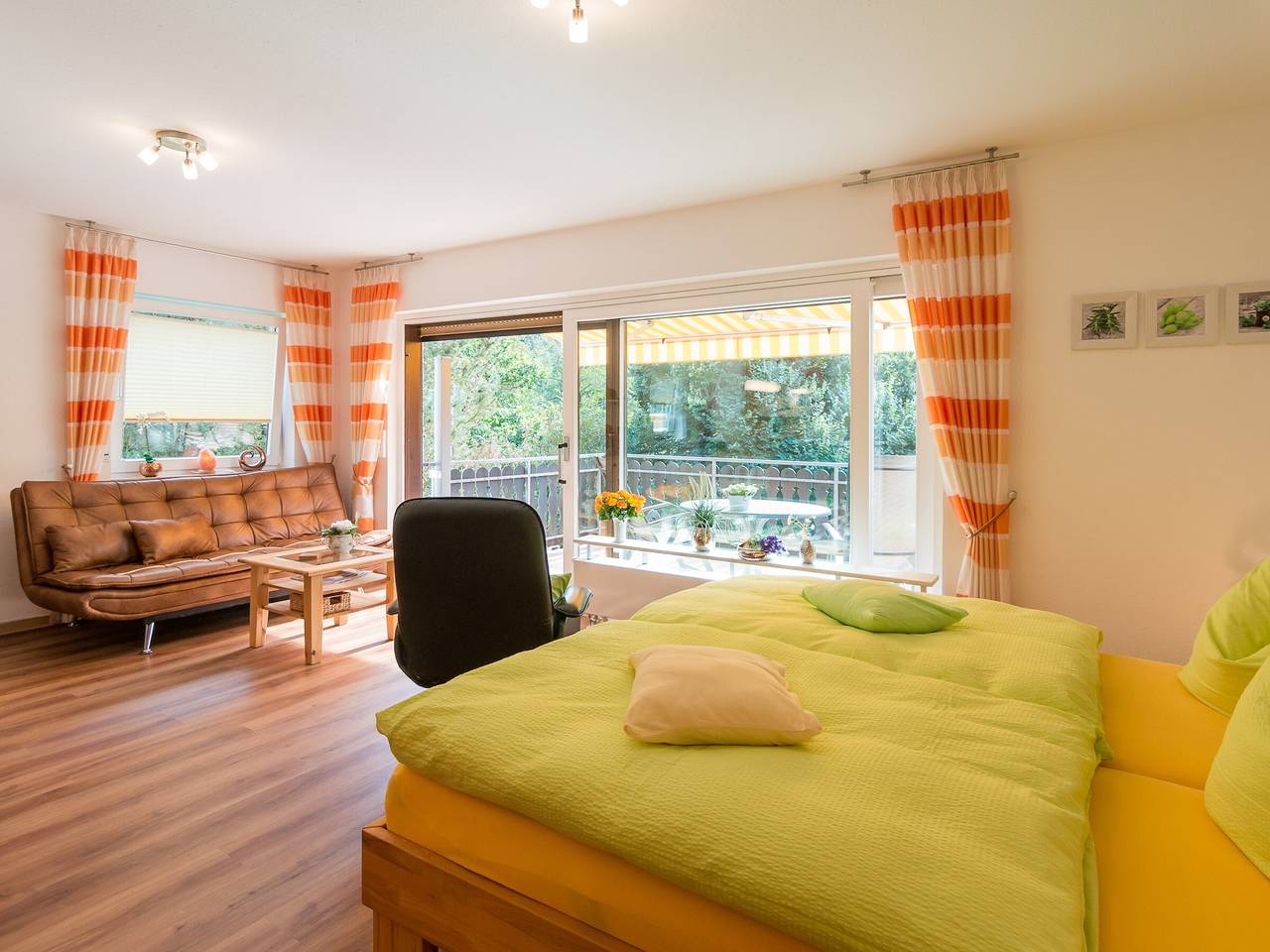 Apartamento entero, Apartamento 'Sonnenschein' con jardín compartido, balcón y Wi-Fi in Bad Herrenalb, Northern Black Forest