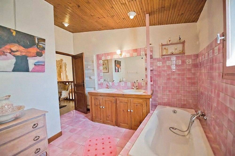 House 6 pers- great comfort - private swimming pool sea 9kms Canal midi 900m in Cers, Côte d'Améthyste