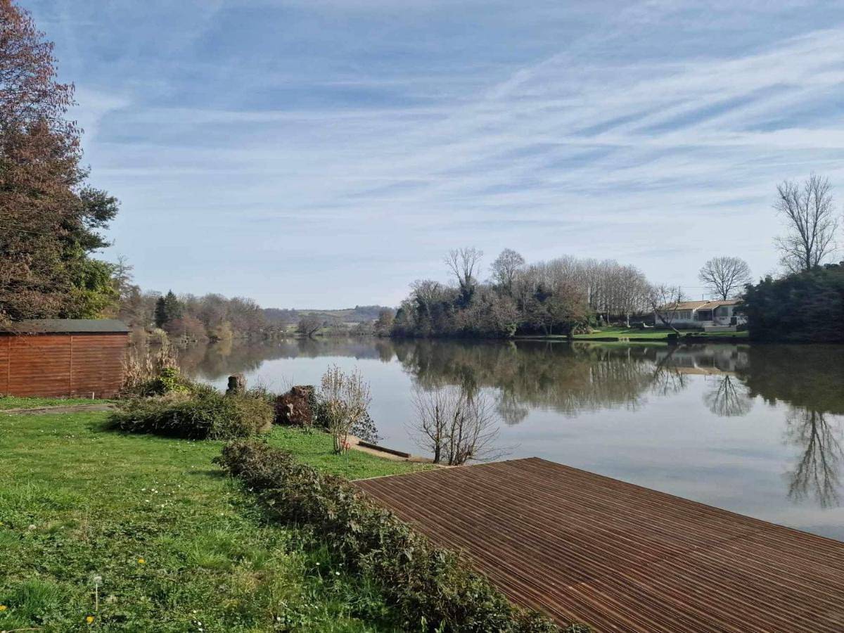 Appartement entier, One-Bedroom Apartment in Pinel-Hauterive, Région de Villeneuve-sur-Lot