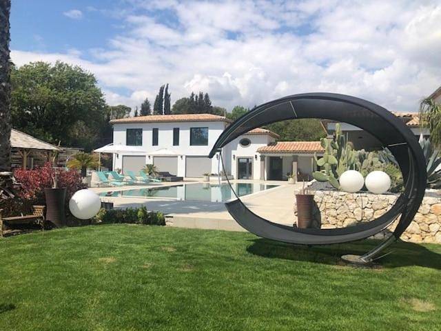 Luxury Zen in Châteauneuf-Grasse, Côte méditerranéenne (France)