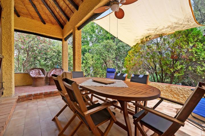 Villa Claudia avec jardin privé à deux pas de la plage in Torre delle Stelle, Maracalagonis