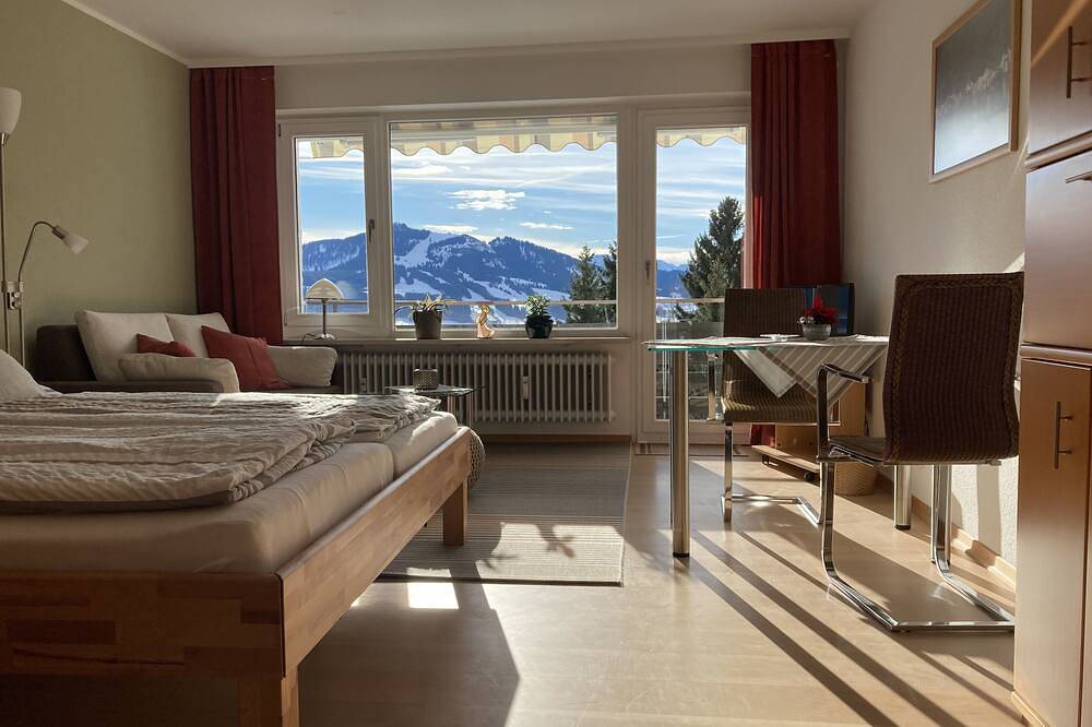 Ganze Wohnung, Absolut ruhiges schönes Appartement mit herrlichem Bergblick und Schwimmbad in Oy-Mittelberg, Bayerisch Schwaben
