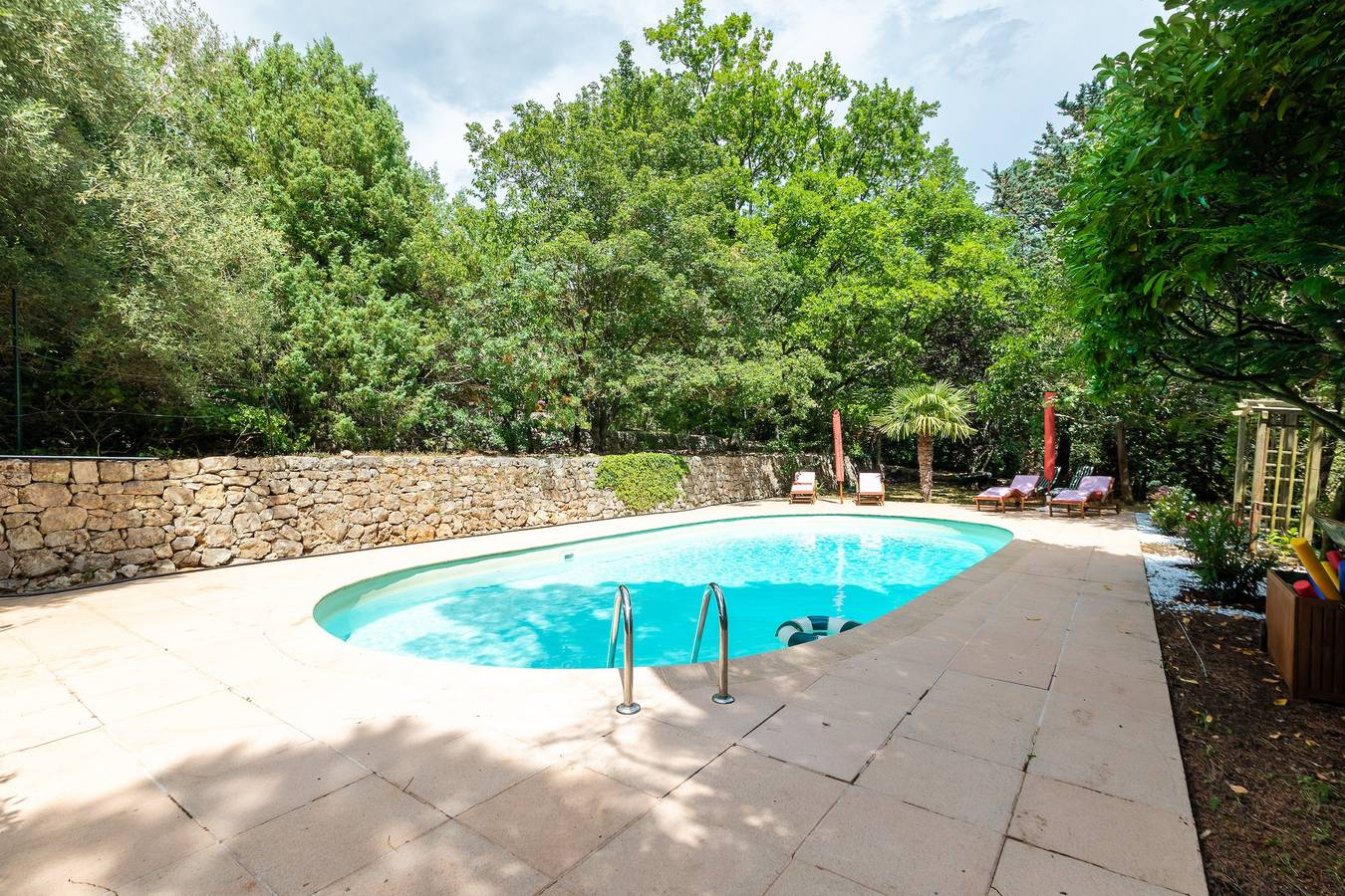 Maison De Vacances pour 10 Personnes dans Saint-Cézaire-sur-Siagne, Région de Cannes