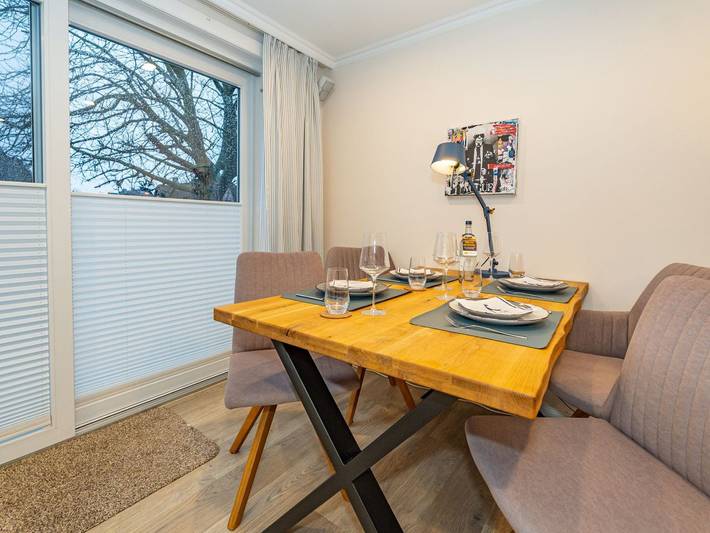 Ganze Ferienwohnung, Ferienliebe Hygge Hüs - Hygge Hüs. - nur 550 m zum Sandstrand. Mit Terrasse & Parkplatz. in Nordfriesische Inseln (Schleswig-Holstein) (Schleswig-Holstein), Wenningstedt