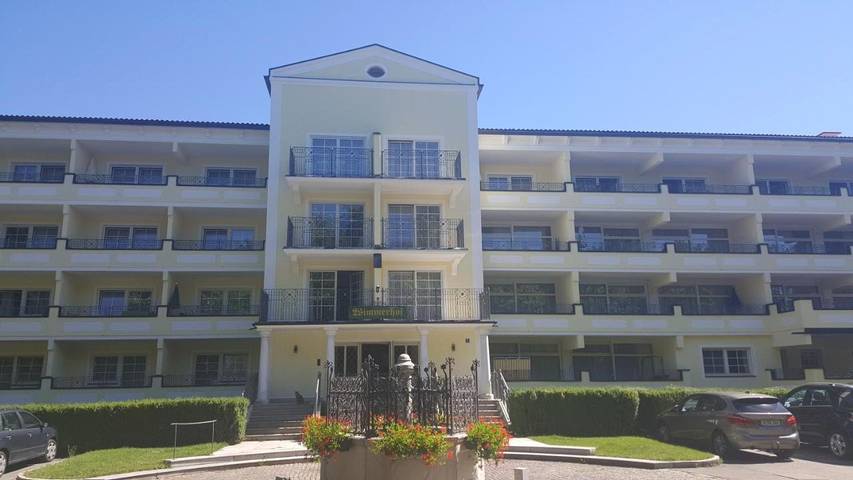 Ferienwohnung für 3 Personen, mit Balkon und Terrasse sowie Garten und Ausblick