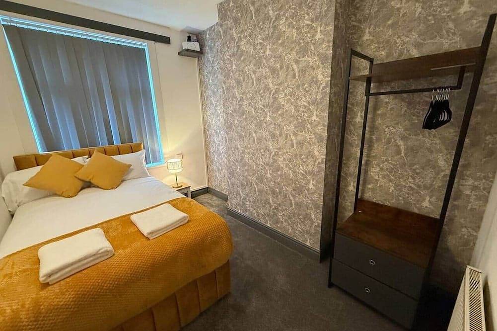 Stylish4Bed Home–Ideal for Leisure&Corporate stays in Coventry, Birmingham Area