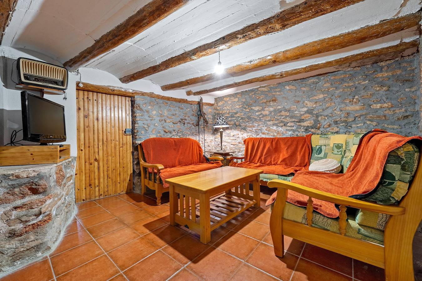 Casa rural 'Can Torres' con terraza privada, Wi-Fi y aire acondicionado in Masdenverge, Costa Dorada