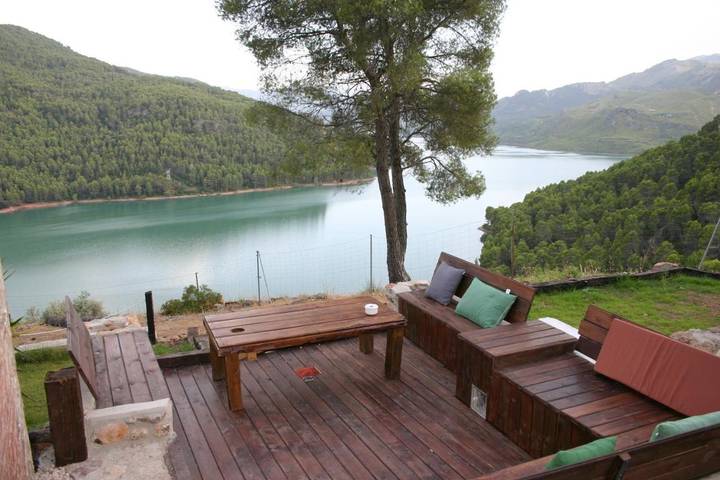 Location de vacances pour 5 personnes, avec Terrasse et Jardin ainsi que Bassin pour enfant et Piscine à Hornos