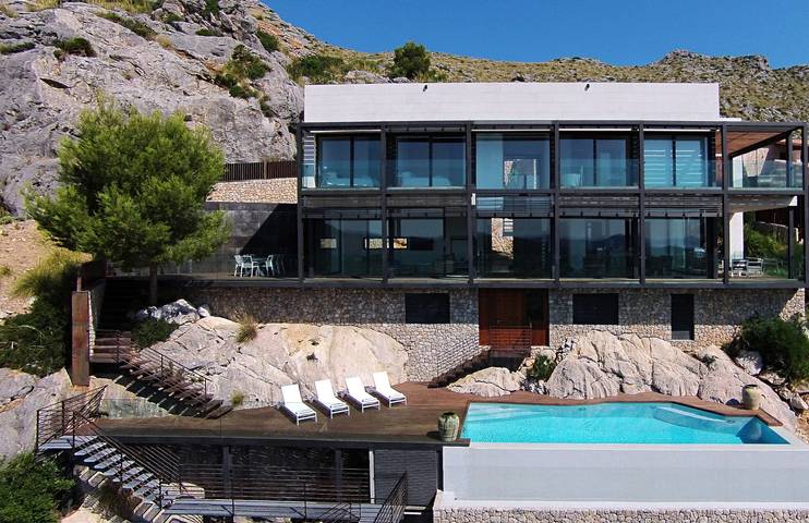 Villa für 8 Personen, mit Garten und Balkon in Pollença