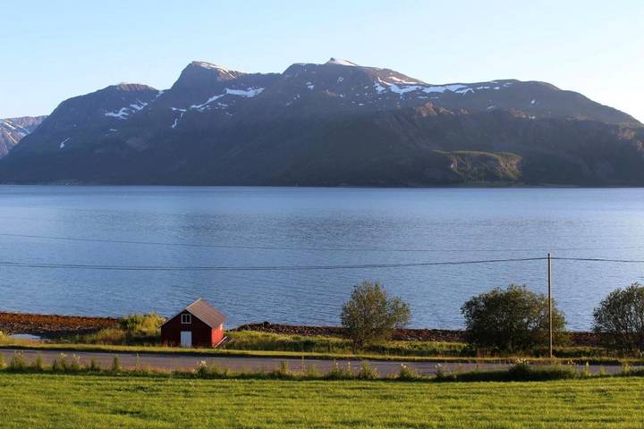 Ferienhaus für 8 Personen, mit Seeblick und Garten sowie Ausblick in Lyngen - 4