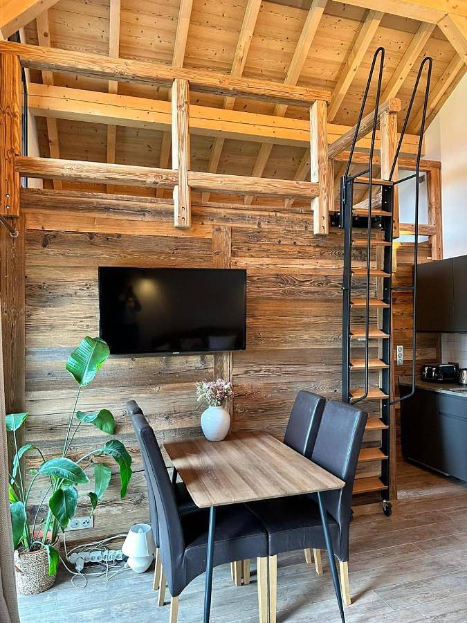 Gîte pour 4 personnes, avec vue et terrasse, animaux acceptés à Essert-Romand - 2