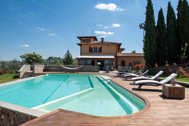 Villa per 12 persone, con Balcone e Idromassaggio nonché Terrazza e Giardino a Montespertoli