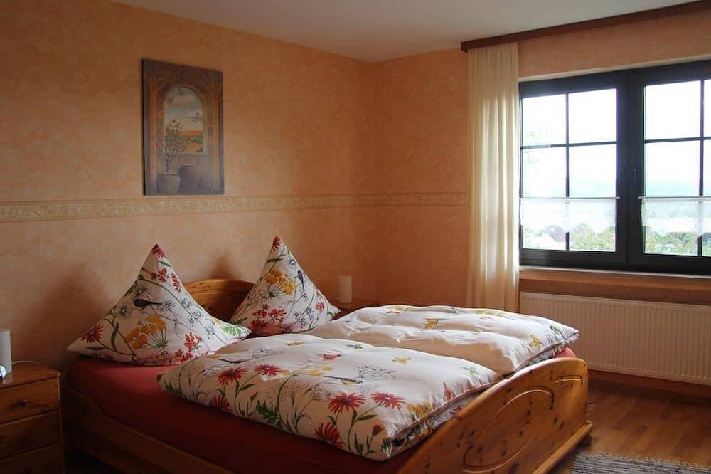 Ganze Wohnung, Ferienwohnung Sohns - 5-Bett-Ferienwohnung mit Balkon in Habscheid, Eifelkreis Bitburg-Prüm