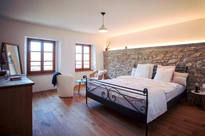 Location de vacances pour 2 personnes, avec Terrasse ainsi que Vue et Vue sur le lac à Chexbres