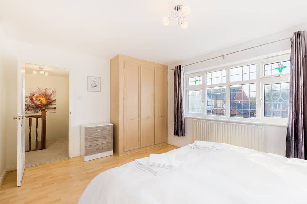 Casa-Baño privado-4 Bed  Nec/Bhx/Snowdome in Tamworth (Reino Unido), Staffordshire