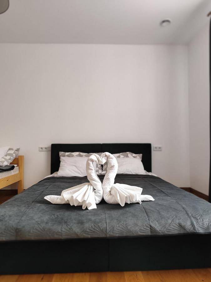 Appartement de vacances pour 5 personnes, avec jardin ainsi que terrasse et vue