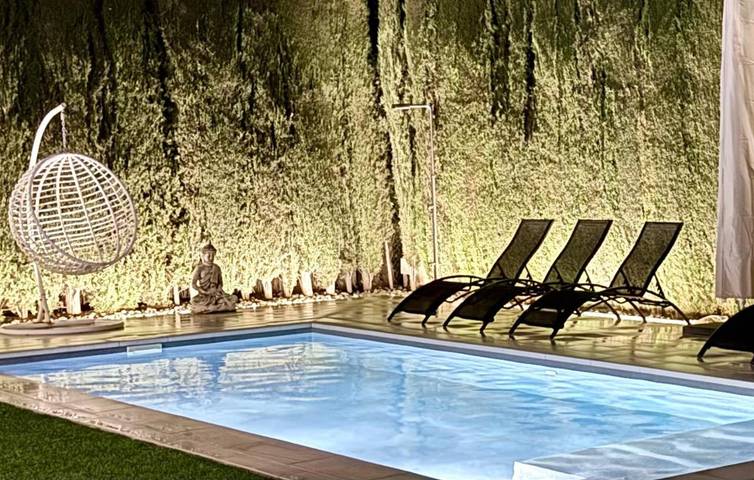 Casa de vacaciones para 10 personas, con jardín además de vistas y piscina - 1