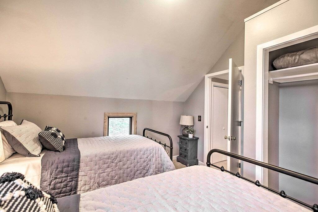 Serene Hideaway with Views, 1 Mi to Hike & Ski! in Wintergreen, Nelson County