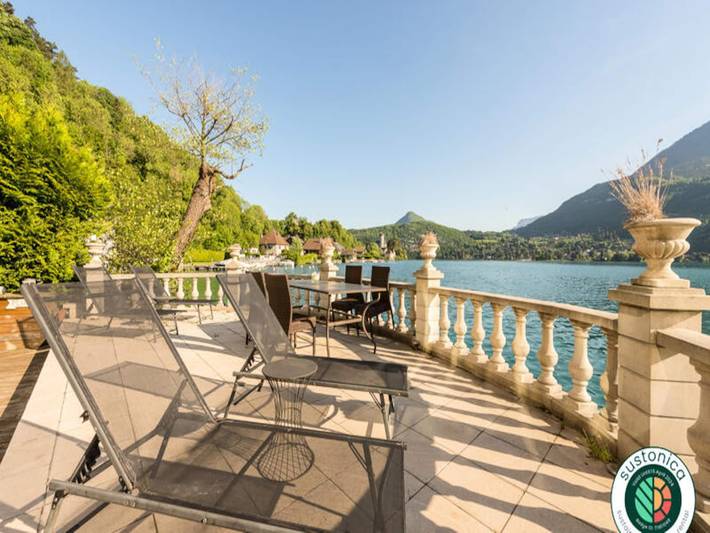 Location de vacances pour 4 personnes, avec terrasse, adapté aux familles à Duingt