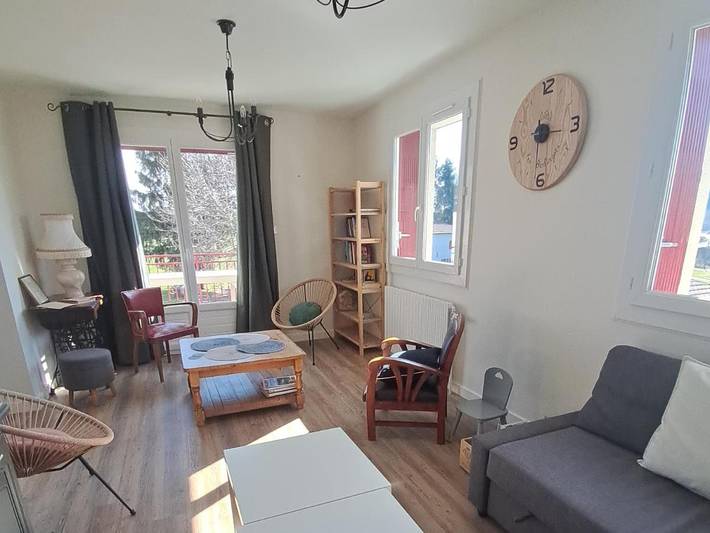 Location de vacances pour 12 personnes, avec Balcon et Terrasse ainsi que Jardin et Vue à Monistrol-sur-Loire