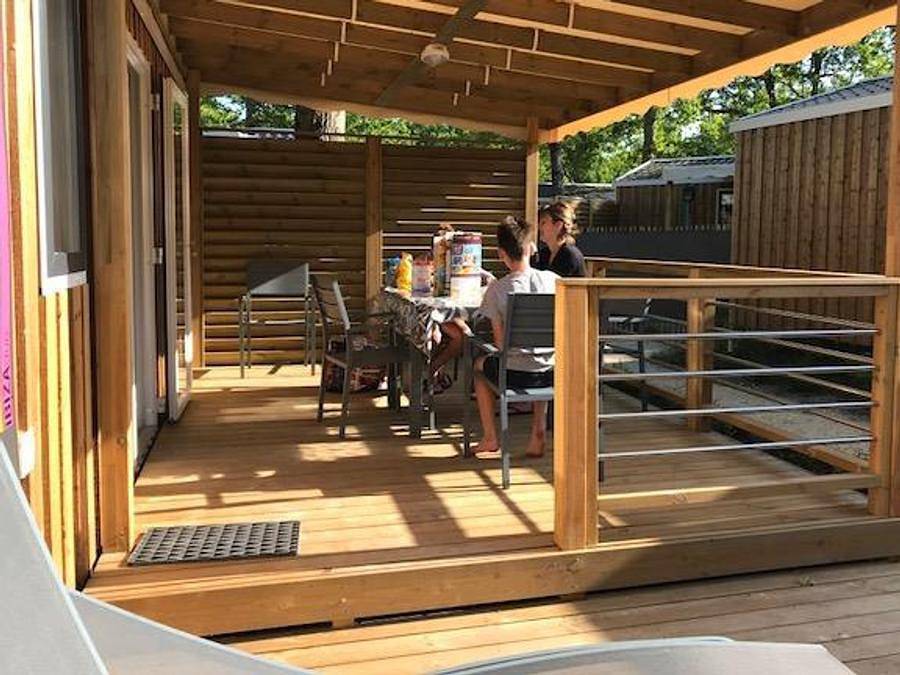 Flower Camping la Canadienne - Mobilhome 6 personas - Homeflower Premium Clim 35m² -3 habitaciones +terraza semicubierta +Tv +draps +toallas | 6 plazas in Arès, Region de Arcachon