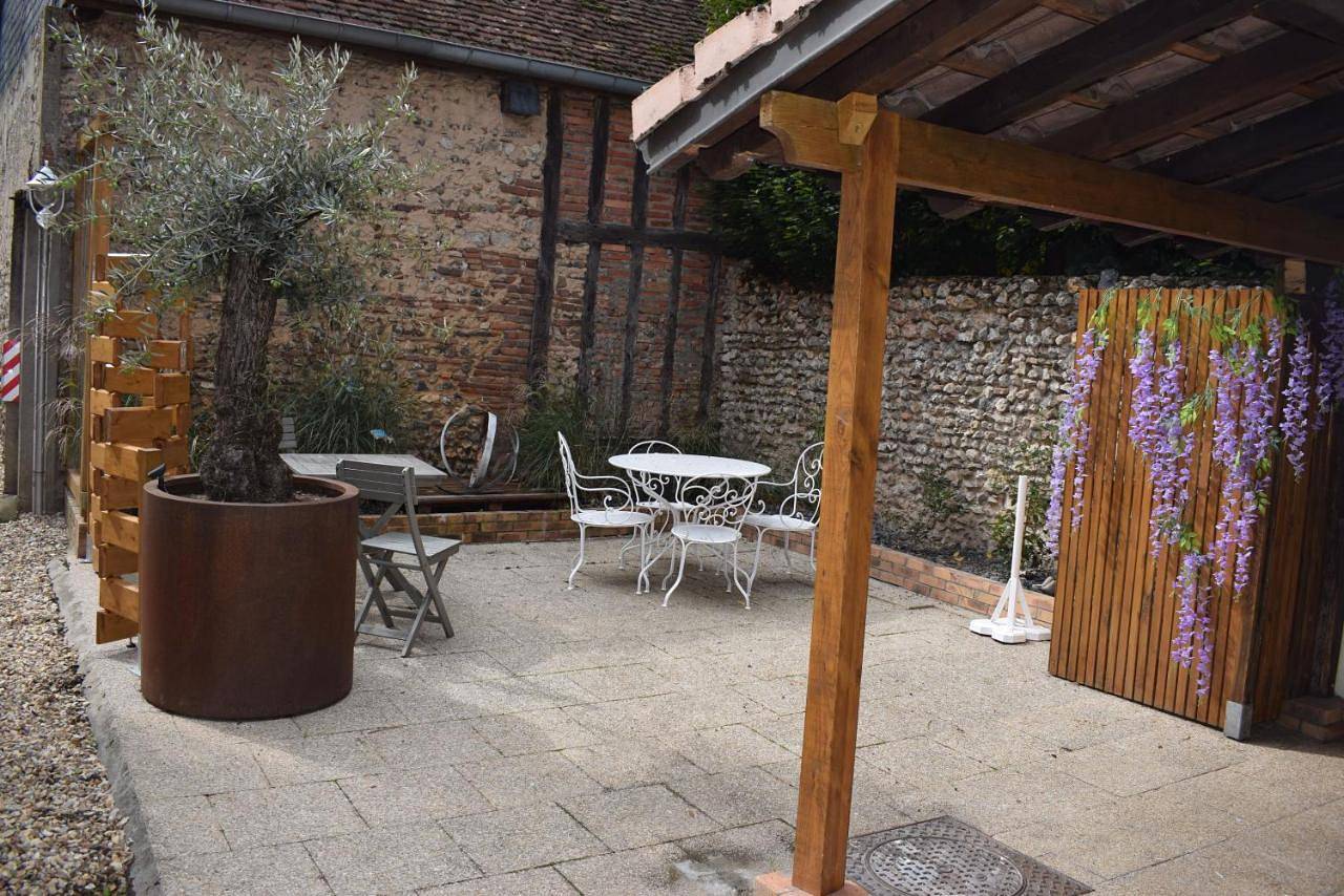 Appartement entier, One-Bedroom Apartment in Aubigny-sur-Nère, Sologne