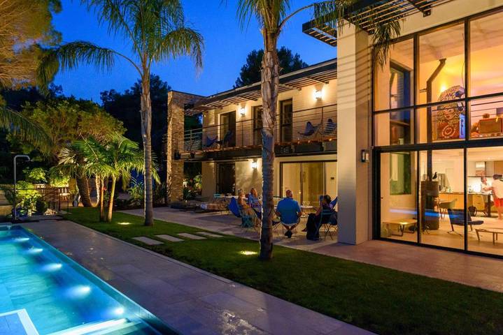 Villa pour 12 personnes, avec vue ainsi que piscine et jardin, animaux acceptés dans Le Lavandou - 3