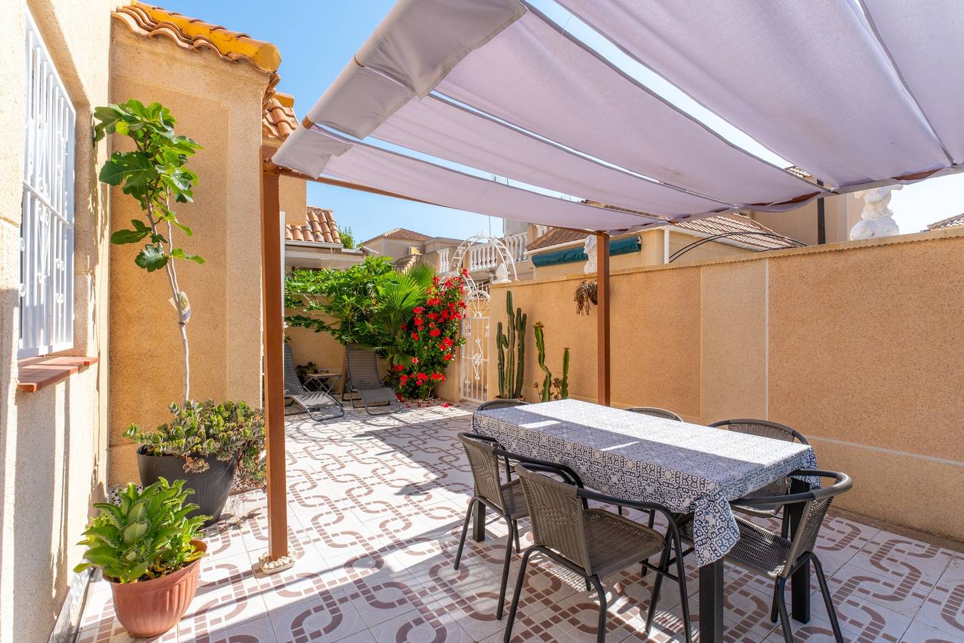 Casa vacanze 'Tu Rincón Acogedor' con piscina condivisa, Wi-Fi e aria condizionata in Torrevieja, Costa Blanca