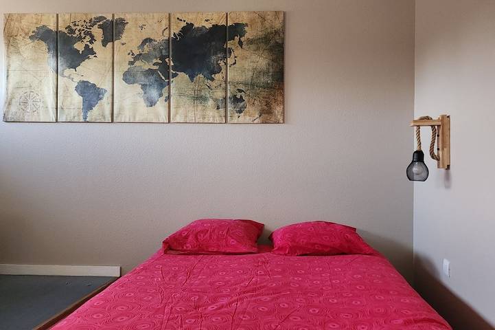 Apartamento entero, Bright 80-square-meter, 3-bedroom apartment in Condom, Gers