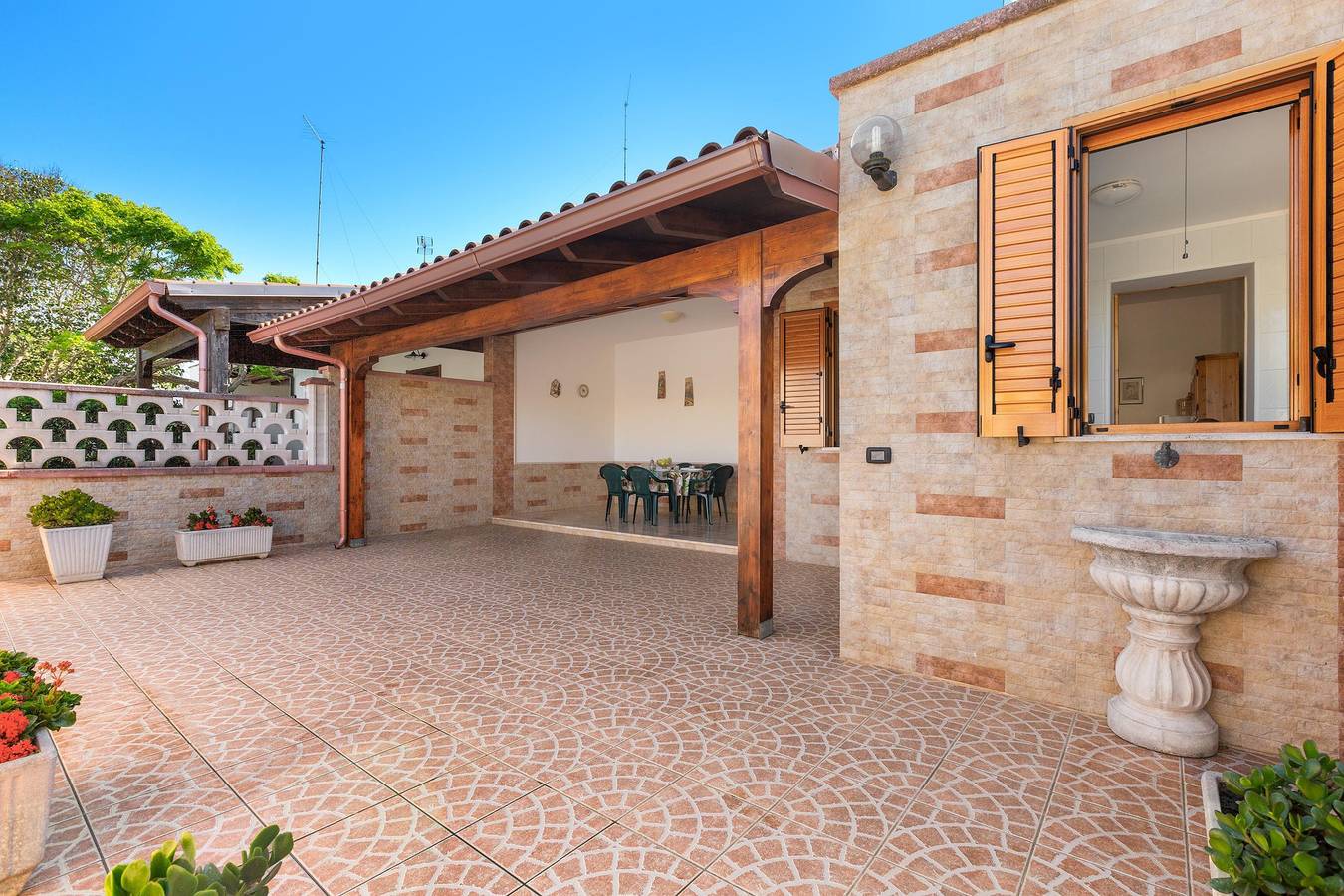 Villino Gioiellino by Barbarhouse in Torre Dell'orso, Lecce Province