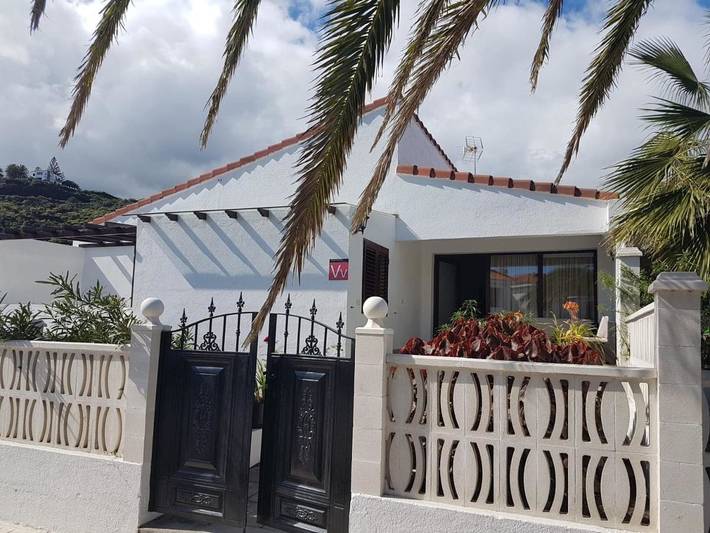 Apartamento para 4 personas, con Balcón y Terraza además de Jardín y Vistas en Los Cancajos