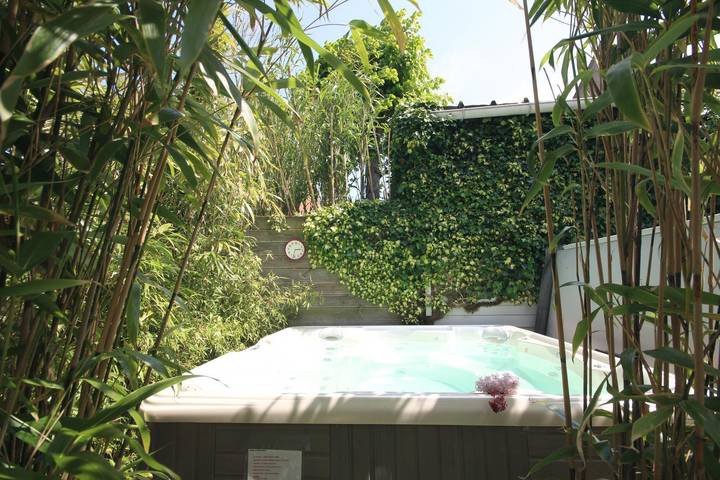 Gîte pour 4 personnes, avec sauna et terrasse ainsi que jacuzzi et jardin à Fécamp