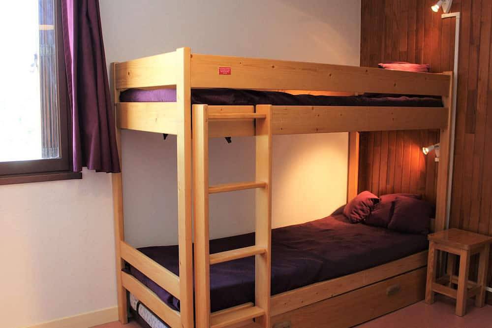 Ganze Wohnung, Geräumige Ferienwohnung in Vars mit 8 Schlafplätzen, Balkon & in Pistennähe in Vars, Briançon und Umgebung